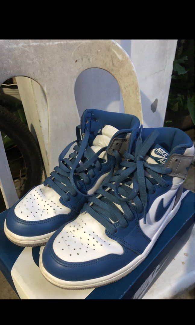 Jordan retro 1 size 7 hotsell