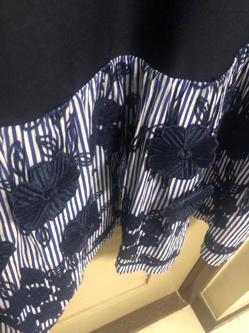 Allure Casual Dress (1L) (Category: Dresses) located in Pasig City. Submitted by theg3neralist (Listing ID 1318539260, Image 3). Description: Casual Dress, size 1L, Brand- Allure ( bought in Sm dept store, no deffects, only worn once..