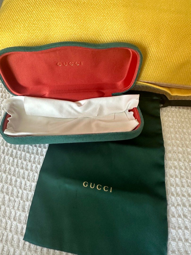 💯Authentic Case (Category: Accessories) located in Kuala Lumpur. Submitted by louise36 (Listing ID 1318490294, Image 1). Description: I have bought it last June 2024 and I lost my sunglasses during my July travel to Vietnam .