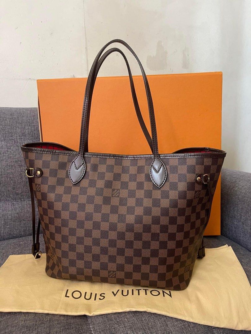 Authentic LV Neverfull MM (Category: Luxury Bags & Wallets) located in Quezon City. Submitted by jhaediah (Listing ID 1318545362, Image 1). Description: ✔️Guaranted Authentic ✔️R a n k A ✔️Neverfull MM ✔️Clean interior/exterior ✔️pwede pang gift Inclusions: Box & Dustbag ₱68k pesos only free shipping or meet up.