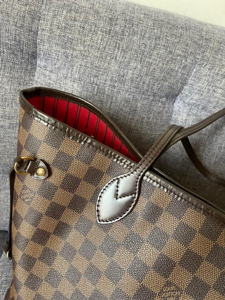 Authentic LV Neverfull MM (Category: Luxury Bags & Wallets) located in Quezon City. Submitted by jhaediah (Listing ID 1318545362, Image 2). Description: ✔️Guaranted Authentic ✔️R a n k A ✔️Neverfull MM ✔️Clean interior/exterior ✔️pwede pang gift Inclusions: Box & Dustbag ₱68k pesos only free shipping or meet up.