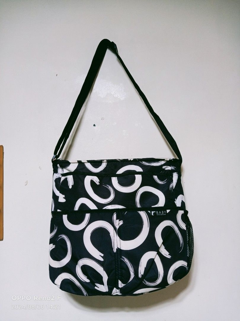 Baby Essentials (Category: Diaper Bags & Wetbags) located in Quezon City. Submitted by uydaisy1979 (Listing ID 1318509717, Image 1). Description: Never Used.