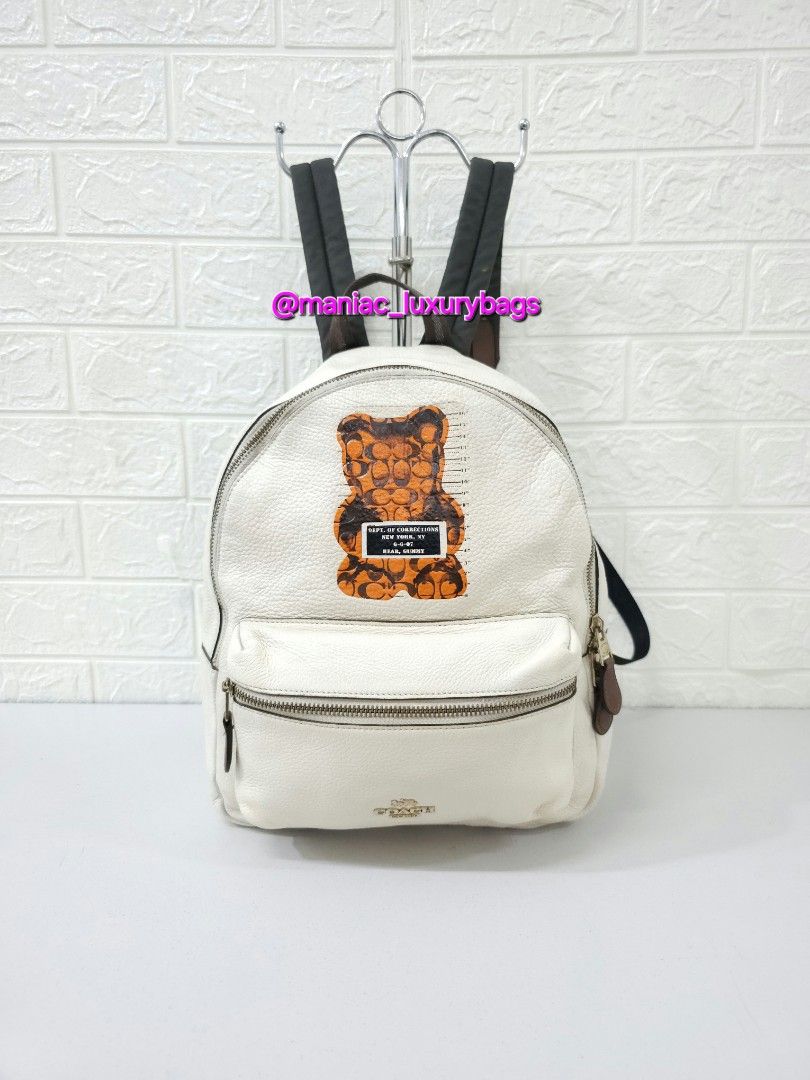 COACH リュック Bear Gummy コーチ COACH ナップサック リュック シグネチャー BEAR,GUMMY - メルカリ
