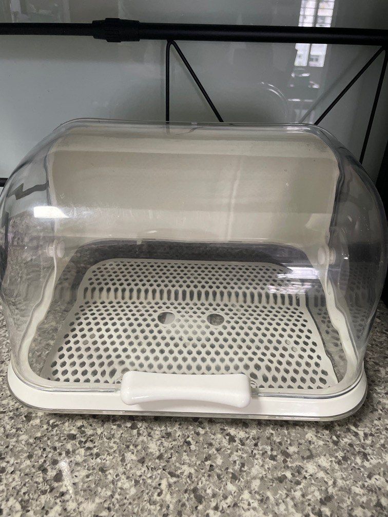 Bread Box (Category: Other Kitchen Appliances) located in Singapore. Submitted by thebrickgallery (Listing ID 1318447293, Image 1). Description: Selling because i have another one.