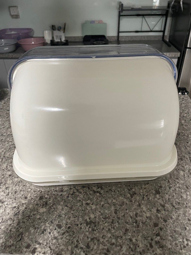 Bread Box (Category: Other Kitchen Appliances) located in Singapore. Submitted by thebrickgallery (Listing ID 1318447293, Image 3). Description: Selling because i have another one.