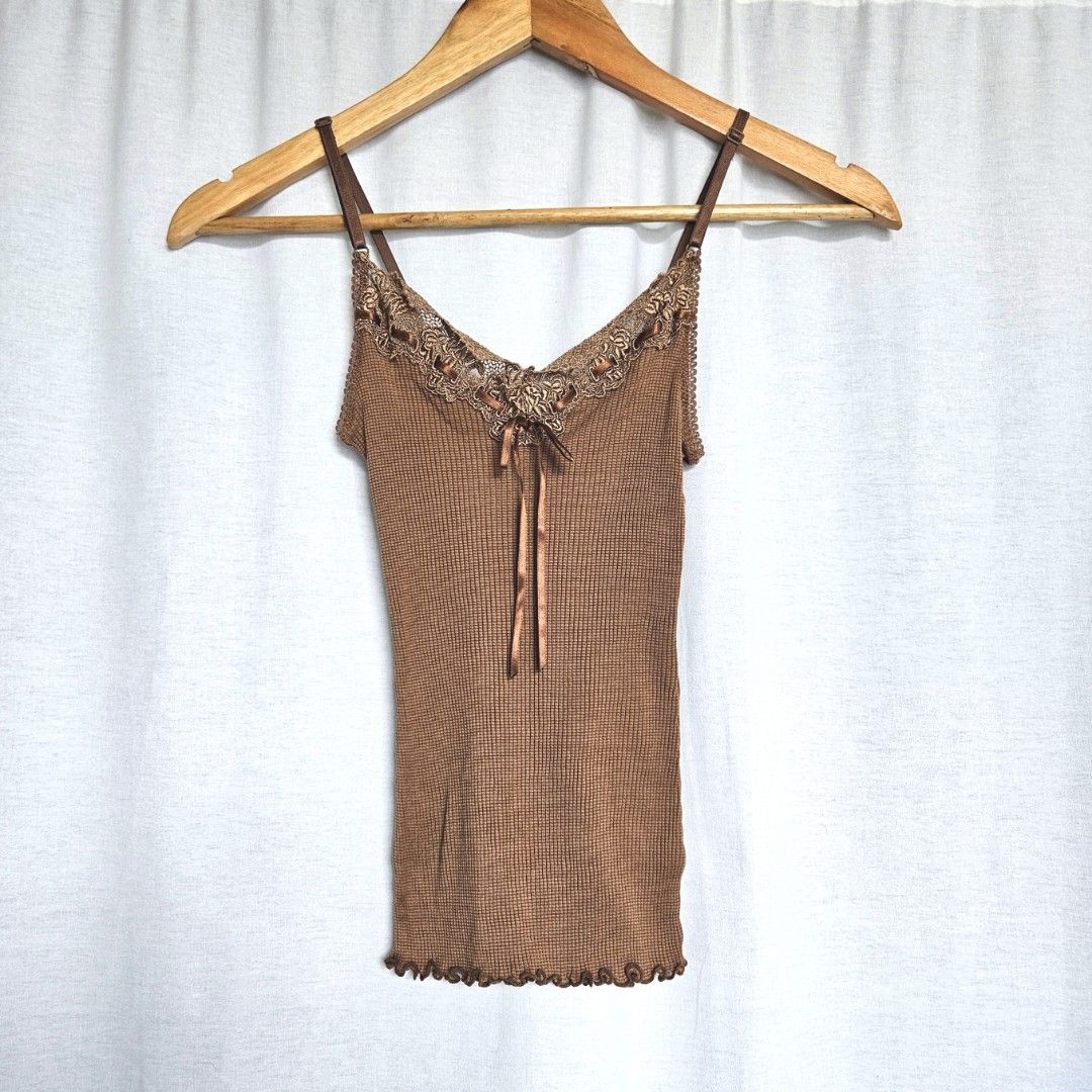 BROWN STRETCHY SPAGHETTI TOP (Category: Others Tops) located in Carmona. Submitted by simplestashph (Listing ID 1318515094, Image 1). Description: Z-17 BROWN STRETCHY SPAGHETTI TOP C 26, L 15 PHP 100.