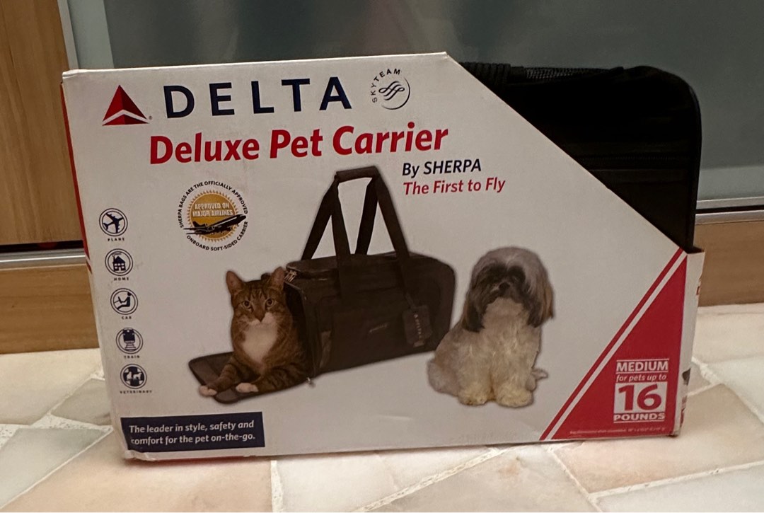 Delta Deluxe Pet Carrier Medium