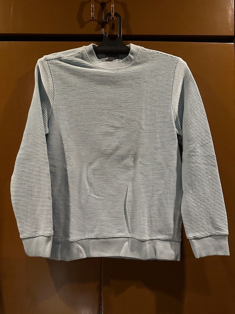 H&M Baby Blue Sweatshirt (Category: Coats, Jackets and Outerwear) located in Manila. Submitted by declutter_270 (Listing ID 1318580997, Image 2). Description: -rfs decluttering.