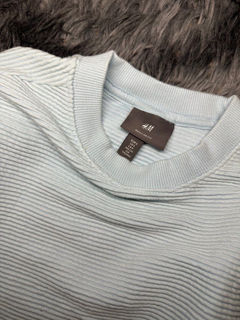 H&M Baby Blue Sweatshirt (Category: Coats, Jackets and Outerwear) located in Manila. Submitted by declutter_270 (Listing ID 1318580997, Image 1). Description: -rfs decluttering.