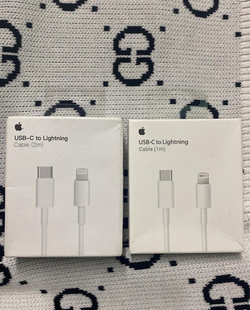 iPhone charger cable type c to lightning 1M (Category: Chargers & Cables) located in Manila. Submitted by milasgadgetph (Listing ID 1318557190, Image 1). Description: .