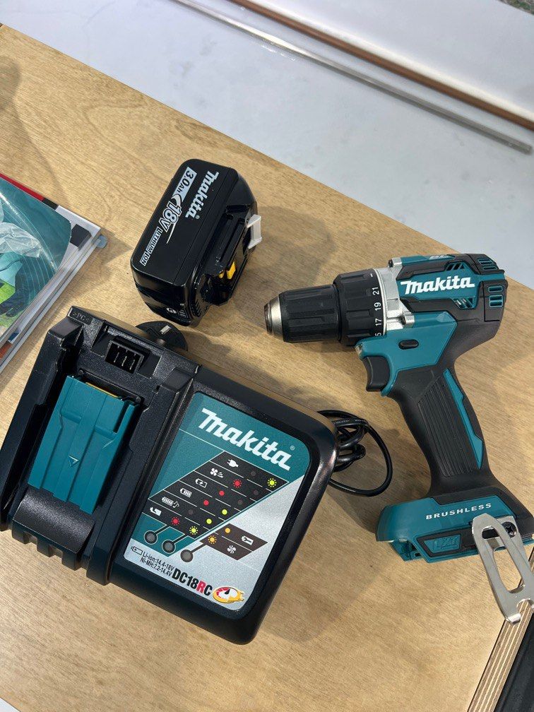 Makita DDF484 Driver drill combo offer