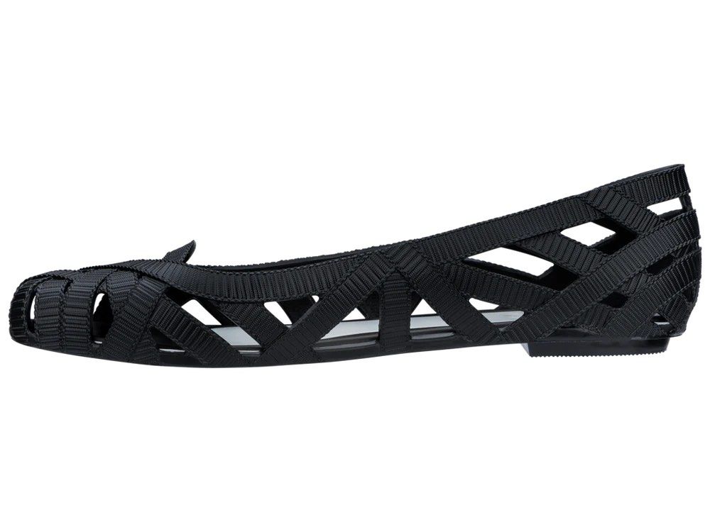 MELISSA JEAN + JASON WU Size 36 Black (Category: Flats & Sandals) located in Marikina City. Submitted by mariedlp (Listing ID 1318557729, Image 2). Description: Retails 4,800 pesos Selling without the box, bought from Singapore. 100% Authentic .