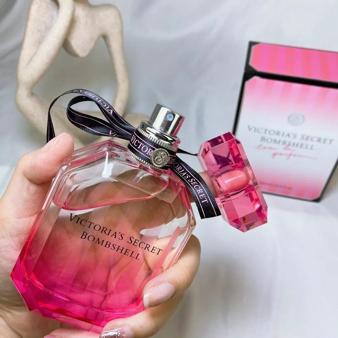 MERDEKA SALE Victoria s Secret Bombshell Eau De Parfum 100ml