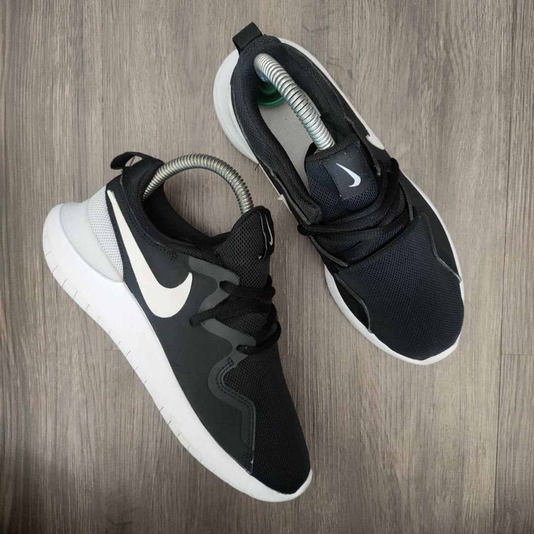 Nike tessen all black cheap
