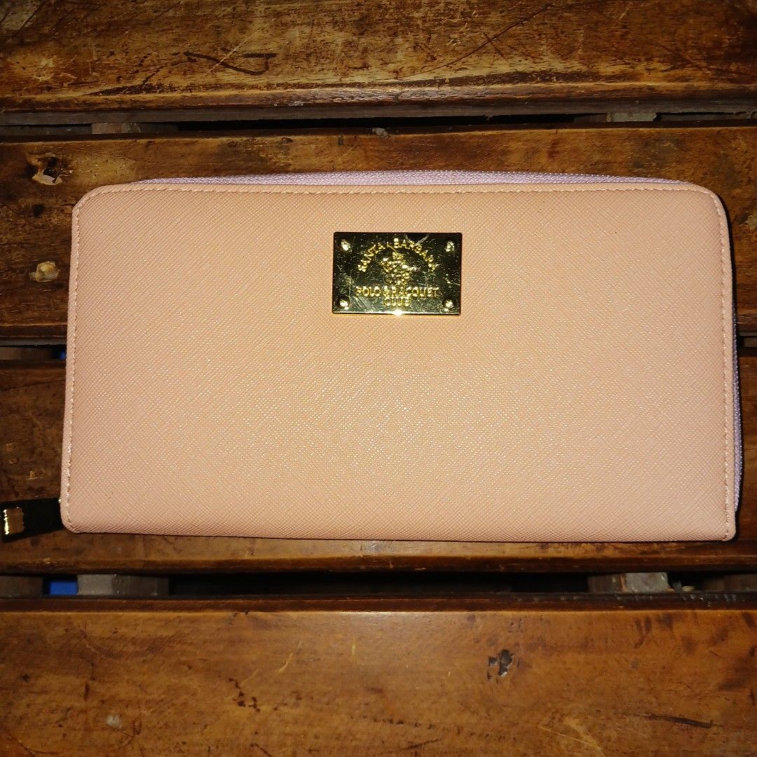 Original Santa Barbara Wallet (Category: Luxury Bags & Wallets) located in Naga. Submitted by havenaid (Listing ID 1299693034, Image 1). Description: Original Prince: 1,150.00 PHP Selling it for 700.00 to be sold quickly Original Santa Barbara Polo & Racquet Club Wallet RFS: Not being used well and decluttering my room stuff •Got this as a gift from my relative outside the Philippines Message for more inquiries and if interested. Thank you!! ♡ --