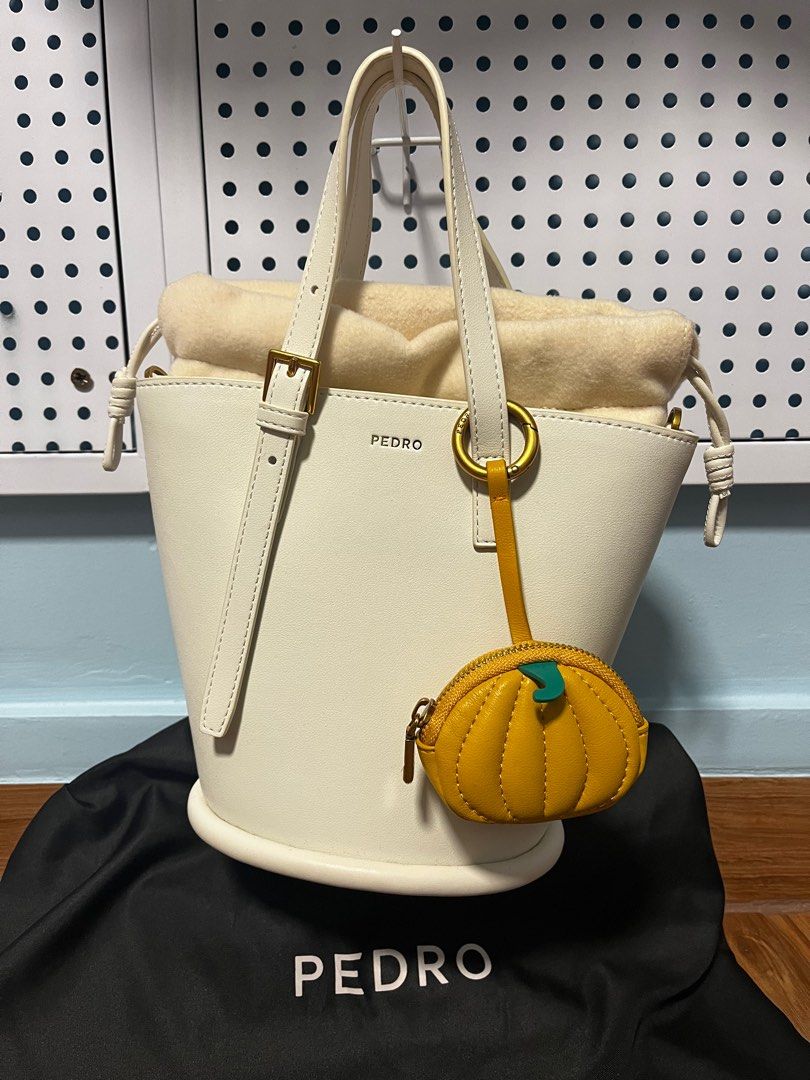 Pedro white bucket bag