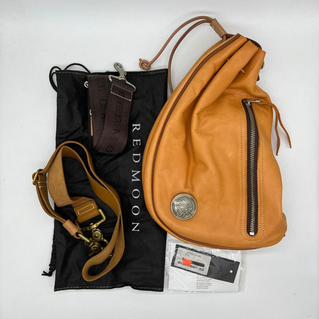 REDMOON SLING BAG