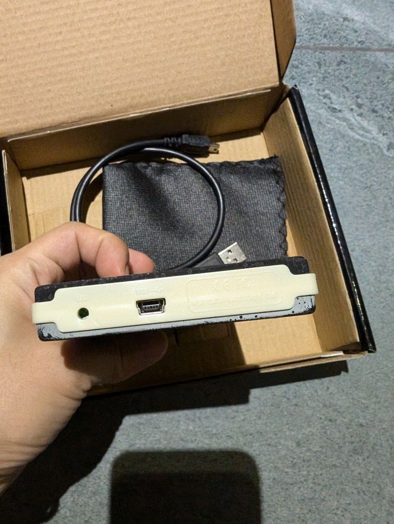 Samsung hdd external enclosure portable hard disk (Category: Hard Disks & Thumbdrives) located in Manila. Submitted by coolshark888 (Listing ID 1318540895, Image 3). Description: case only. no hard drive inside..