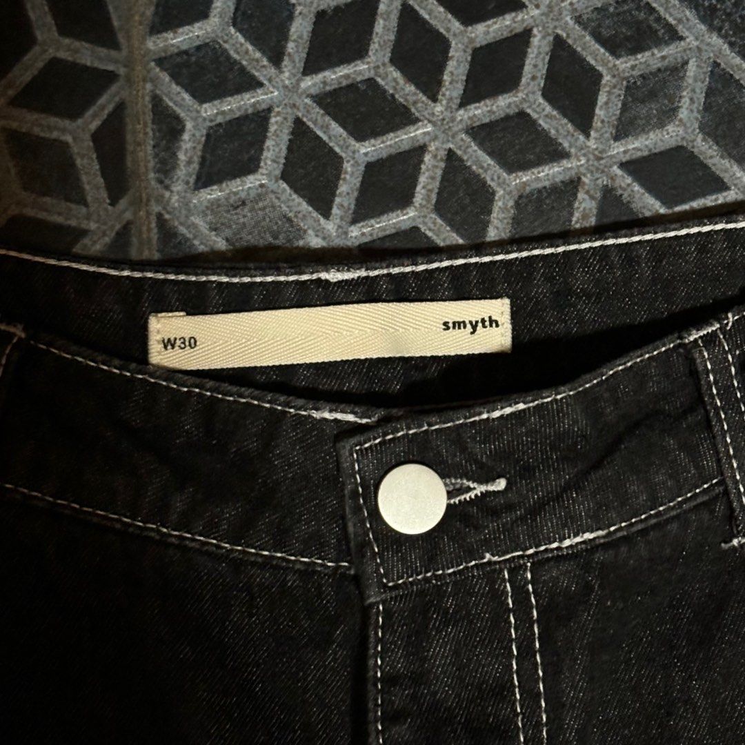 SMYTH WHITE STITCH BAGGY JEANS (Category: Jeans) located in Manila. Submitted by weshside (Listing ID 1318564342, Image 2). Description: Size: 30 Good as new barely used!.