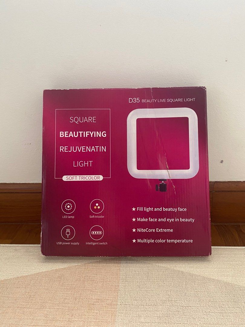 Square Ring Light (Category: Other Gadgets) located in Singapore. Submitted by chirockee (Listing ID 1318490201, Image 2). Description: Used once for a wedding..