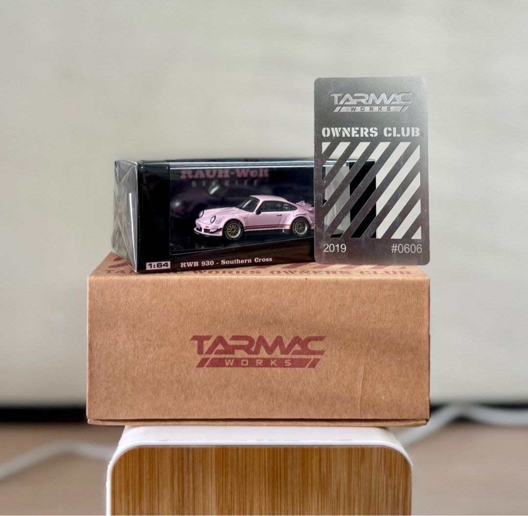 Tarmac Works Owners Club 1:64 RWB 930 Southern Cross