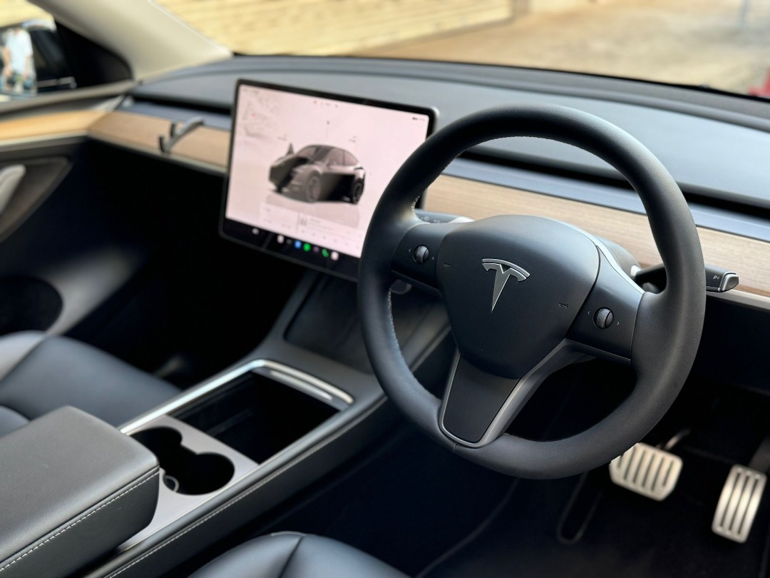 Tesla Model Y PERFORMANCE Auto498312599003484165