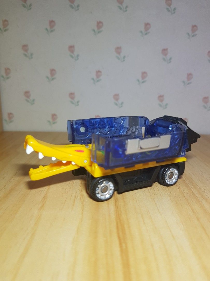 Turning Mecard DIKE Transforming Robot Car Toy (Category: Vehicle & Diecast Models) located in Manila. Submitted by mharchus-0 (Listing ID 1318574451, Image 3). Description: Turning Mecard DIKE Transforming Robot Car Toy (missing one front wheel) 200 WYSIWYG NO RUSH SHIPPING SHIPPING EVERY THURSDAY MOP: GCASH (PAYMENT SA ITEM FIRST) MOD: LBC COP.