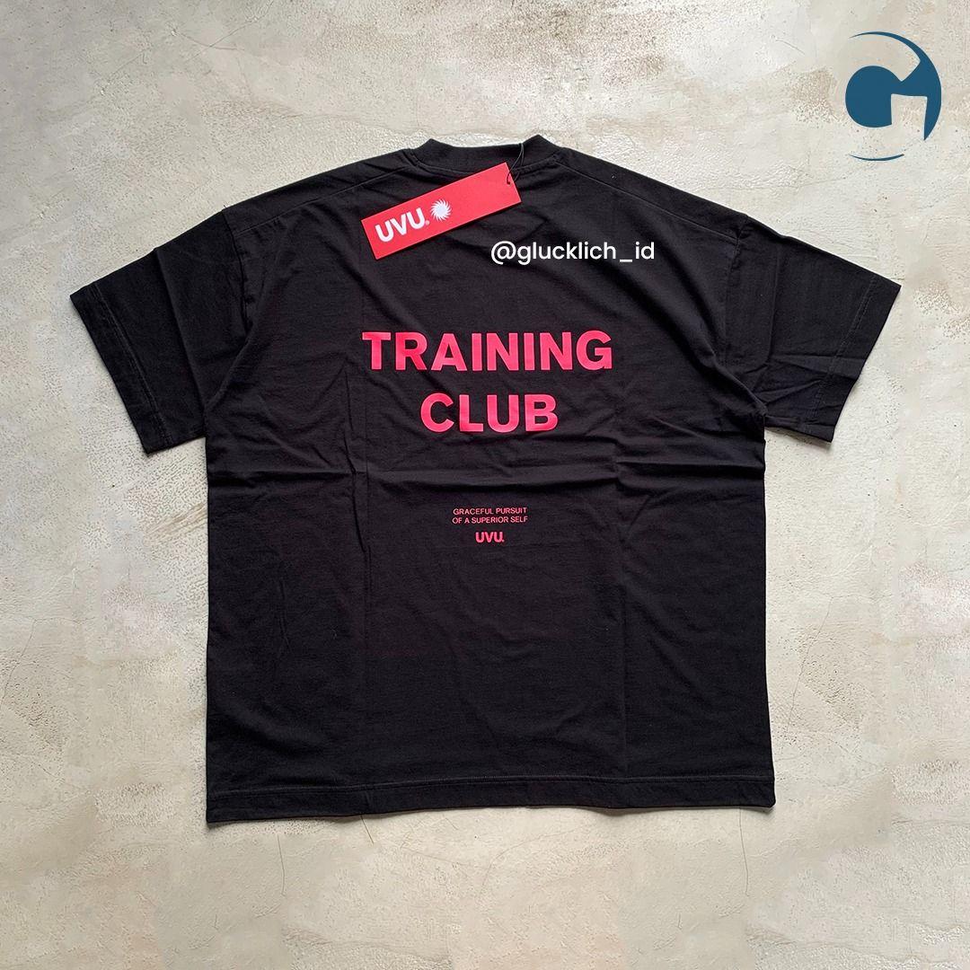 【新品】UVU TRAINING CLUB Tシャツ ブラック　Mサイズ UVU, Training Club Tee in Black/Pink, Fesyen Pria, Pakaian