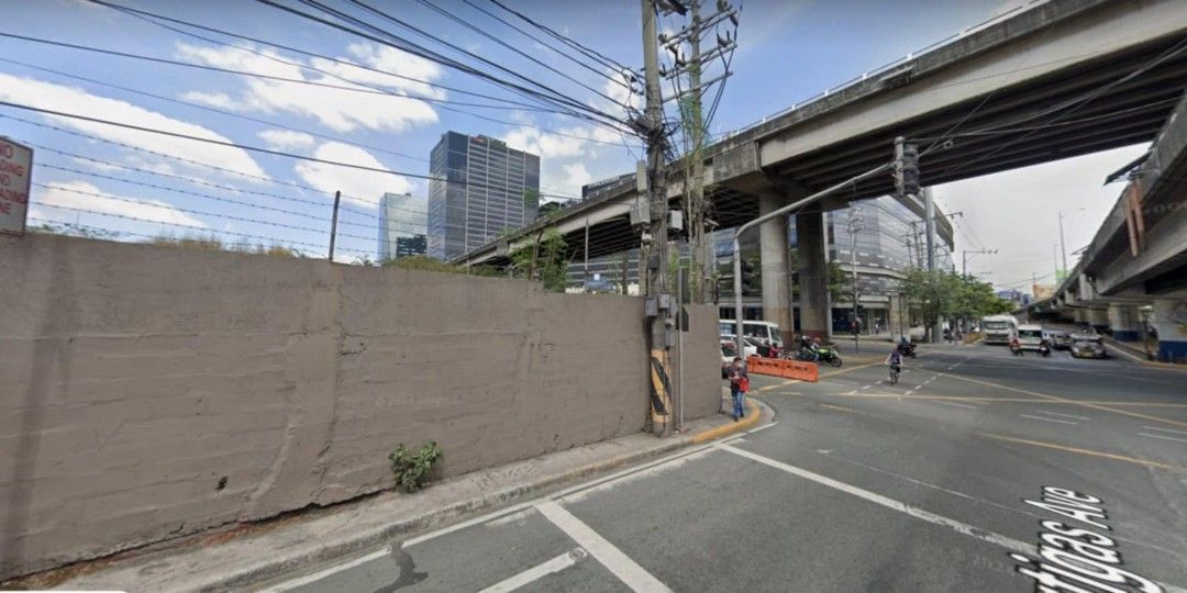 VALLE VERDE 6 PASIG (Category: Lot) located in Manila. Submitted by genesis11_21 (Listing ID 1318451294, Image 3). Description: VALLE VERDE 6 vacant lot Lot Area 3716 sqm Clean title Gary 0917 8473482.