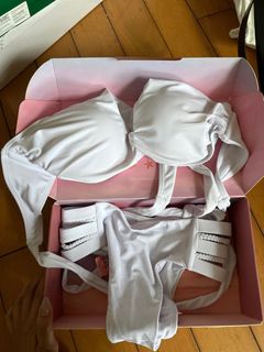 （分類：）位於 。 由 declutteringformoving 提交（商品編號 1318488909，圖片 1）。簡介： 。