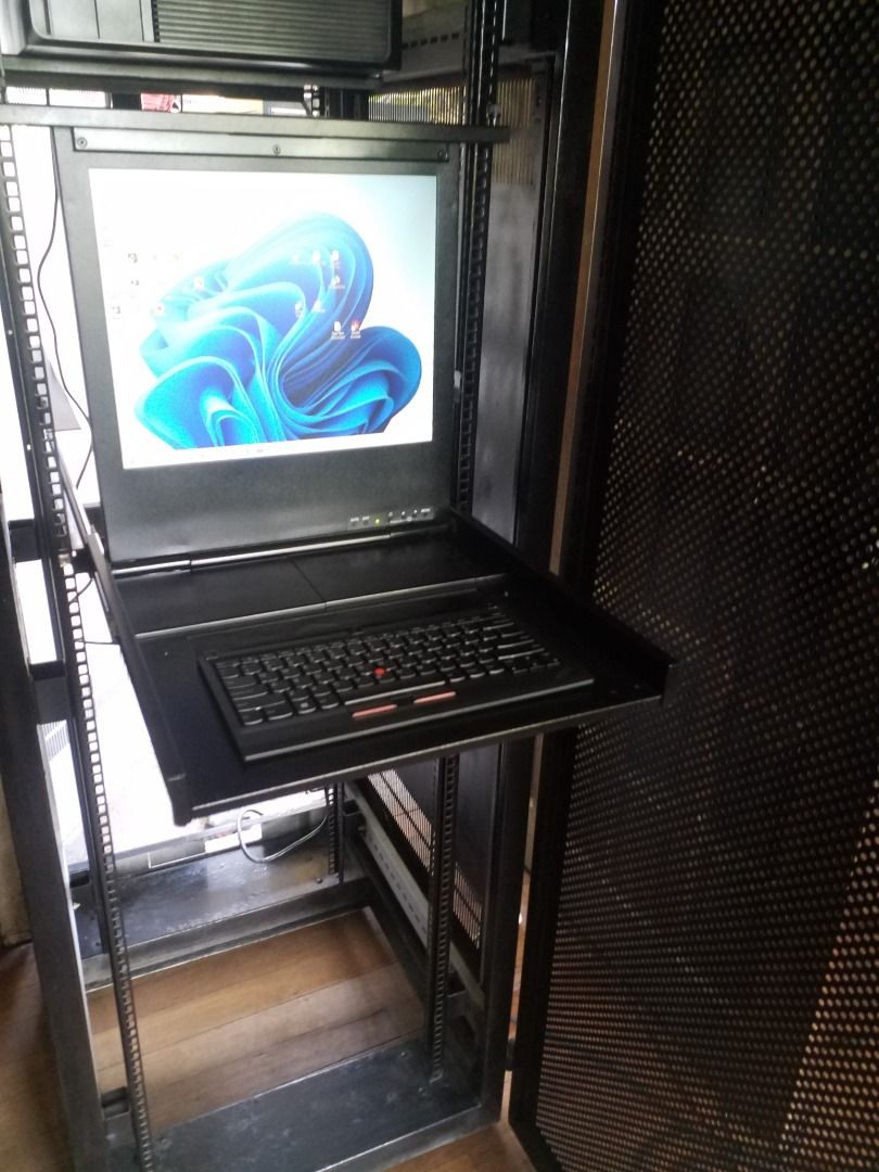 42U Network Rack SERVER with IBM Console Monitor, Computers & Tech ...