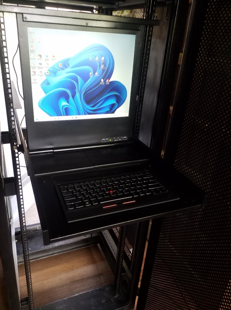 42U Network Rack SERVER with IBM Console Monitor, Computers & Tech ...