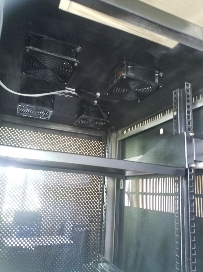 42U Network Rack SERVER with IBM Console Monitor, Computers & Tech ...