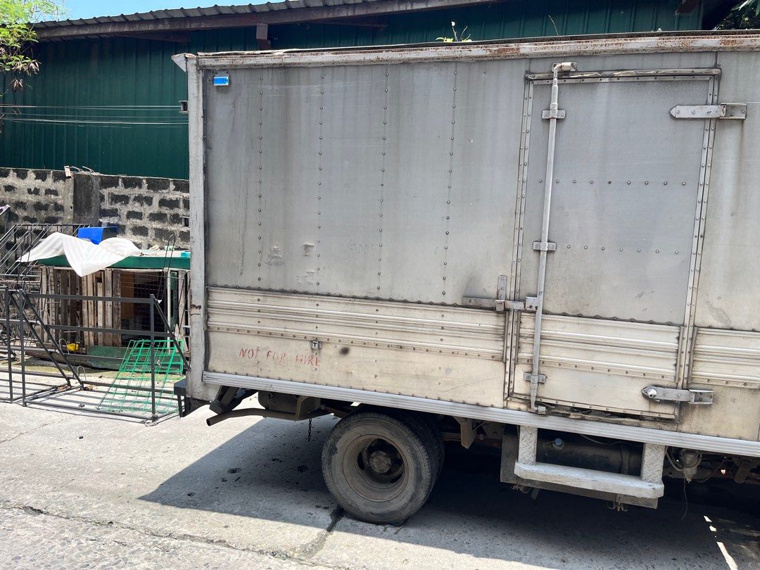 4jb1 isuzu (Category: Industrial Equipment) located in Quezon City. Submitted by olxph_441031685 (Listing ID 1318751132, Image 3). Description: For light capacity aluminum van , useally karga drums oil and empty drums .