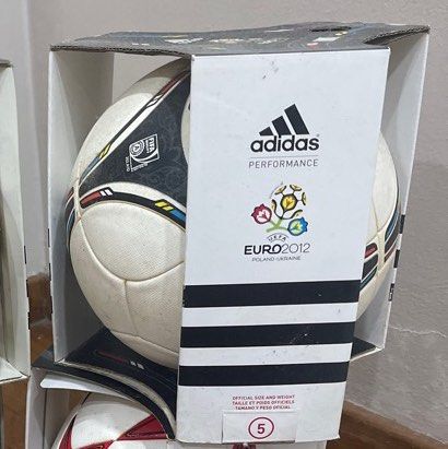 アディダス tango12 タンゴ12 ユーロ2012公式試合球 ジャブラニx