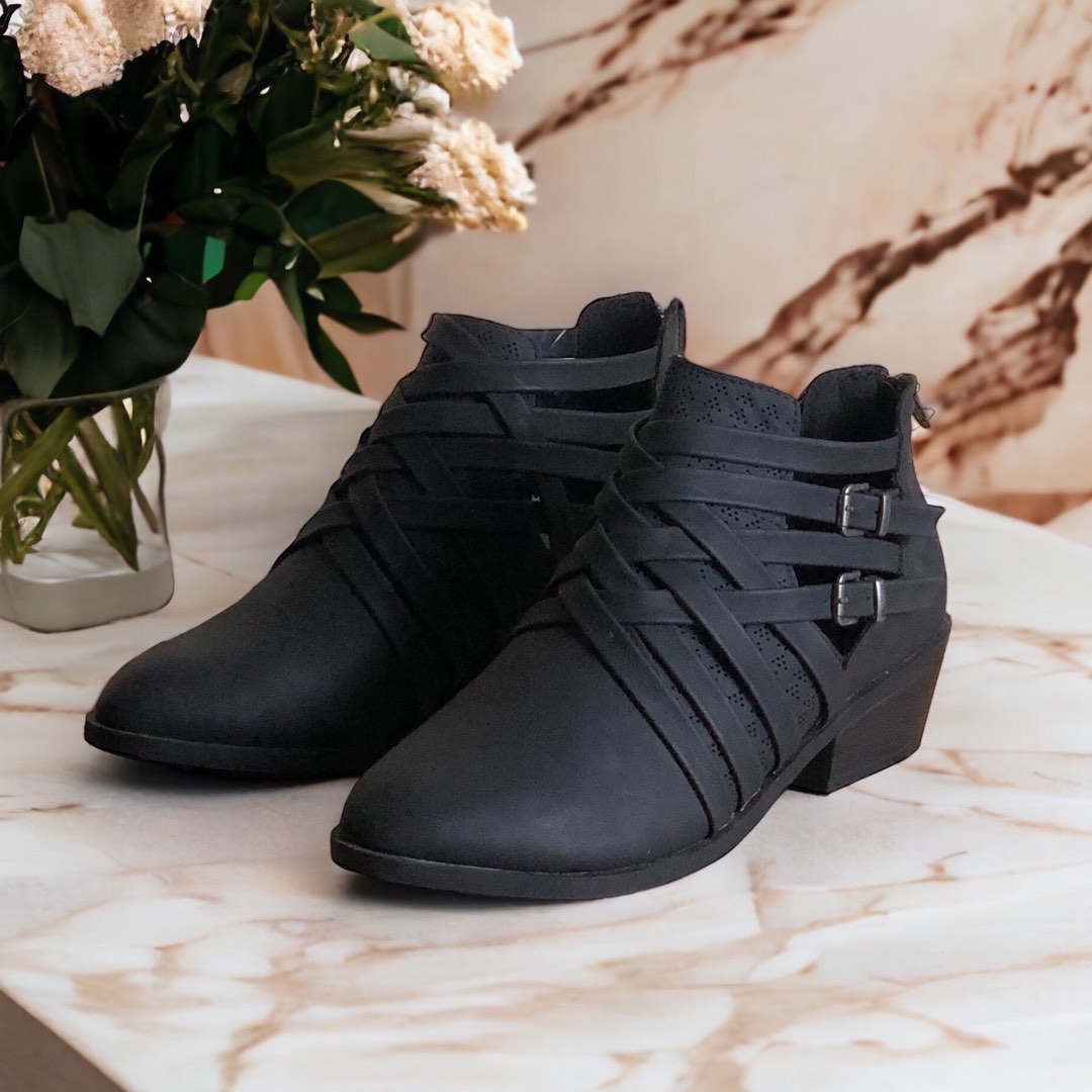 AMERICAN EAGLE ANKLE BOOTS NETT PRICE Fesyen Wanita Sepatu di Carousell