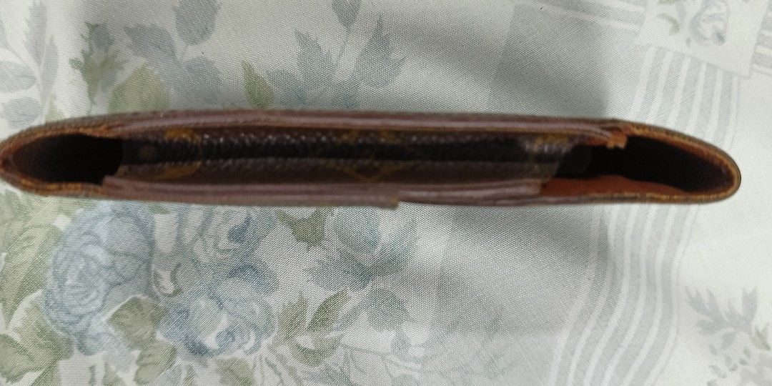 Sale!!! Authentic LV Cigar Pouch (Category: Luxury Bags & Wallets) located in Romblon. Submitted by migustyles (Listing ID 1318791925, Image 2). Description: LV Cigar Case Pouch authentic vintage coded in good condition.