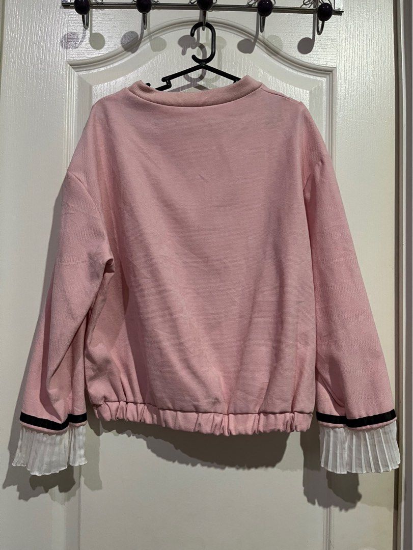 Baby Pink Longsleeve Top (Category: Longsleeves) located in Cagayan de Oro. Submitted by dollydeclutter (Listing ID 1318774520, Image 2). Description: Baby Pink Longsleeve Top SIZE: Medium MOP: GCash, BDO Bank Transfer RFS: Declutter PM for more Inquiries ♡.