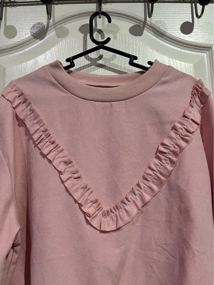 Baby Pink Longsleeve Top (Category: Longsleeves) located in Cagayan de Oro. Submitted by dollydeclutter (Listing ID 1318774520, Image 3). Description: Baby Pink Longsleeve Top SIZE: Medium MOP: GCash, BDO Bank Transfer RFS: Declutter PM for more Inquiries ♡.