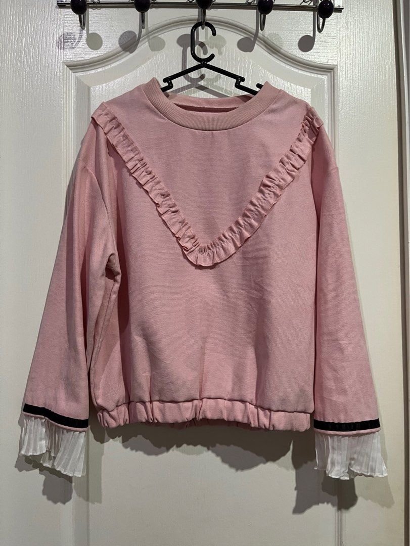 Baby Pink Longsleeve Top (Category: Longsleeves) located in Cagayan de Oro. Submitted by dollydeclutter (Listing ID 1318774520, Image 1). Description: Baby Pink Longsleeve Top SIZE: Medium MOP: GCash, BDO Bank Transfer RFS: Declutter PM for more Inquiries ♡.