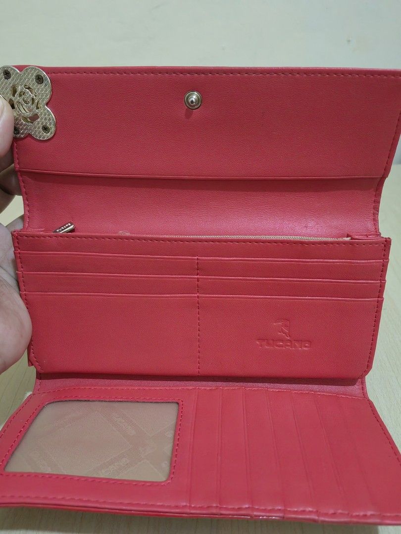Branded Tucano Wallet (Category: Luxury Bags & Wallets) located in Makati City. Submitted by prelovedtreatedwithlove (Listing ID 1318786147, Image 3). Description: No issue In pristine condition.