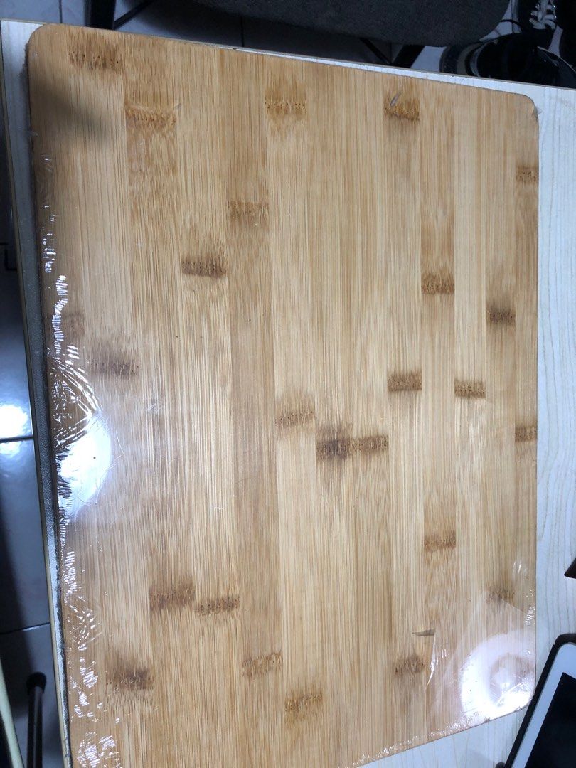 Cheese Board Set (Category: Other Kitchenware & Tableware) located in Caloocan City. Submitted by mannycoydegz8 (Listing ID 1318622514, Image 2). Description: Gift -Decluttering Large size .