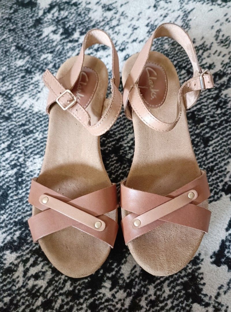 Clarks perfect laugh sale