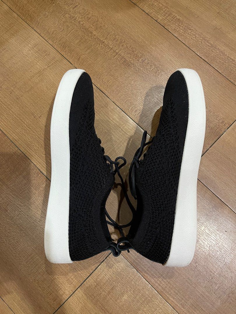 Cole Haan Grand Series - Black (Category: Casual Shoes) located in Quezon City. Submitted by lineuph (Listing ID 1318713465, Image 2). Description: Almost brand new, in very good condition Size 6 Womens Got to use only a few times as I prefer wearing sandals. Very comfy :) .