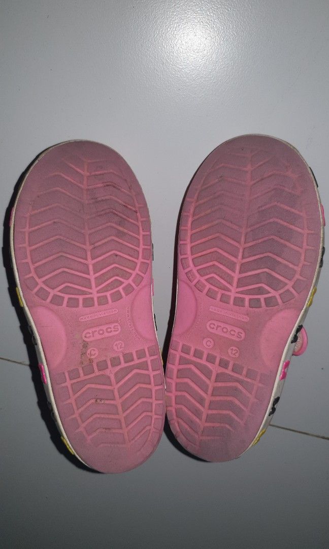 Crocs for kids (Category: Babies & Kids Fashion) located in Quezon City. Submitted by vertow (Listing ID 1318628006, Image 3). Description: Decluttering Sale. Preloved Crocs for kids 9/10 condition needs wash Size C12.