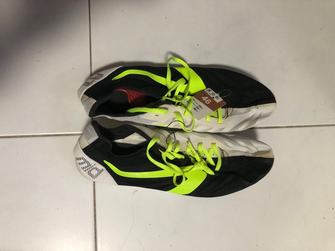 Decathlon sprint spike shoe