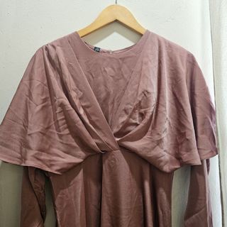 (Category: ) located in . Submitted by prelovedherwardrobe (Listing ID 1318716078, Image 1). Description: .