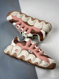 (Category: ) located in . Submitted by lovely_shoes (Listing ID 1318758114, Image 1). Description: .