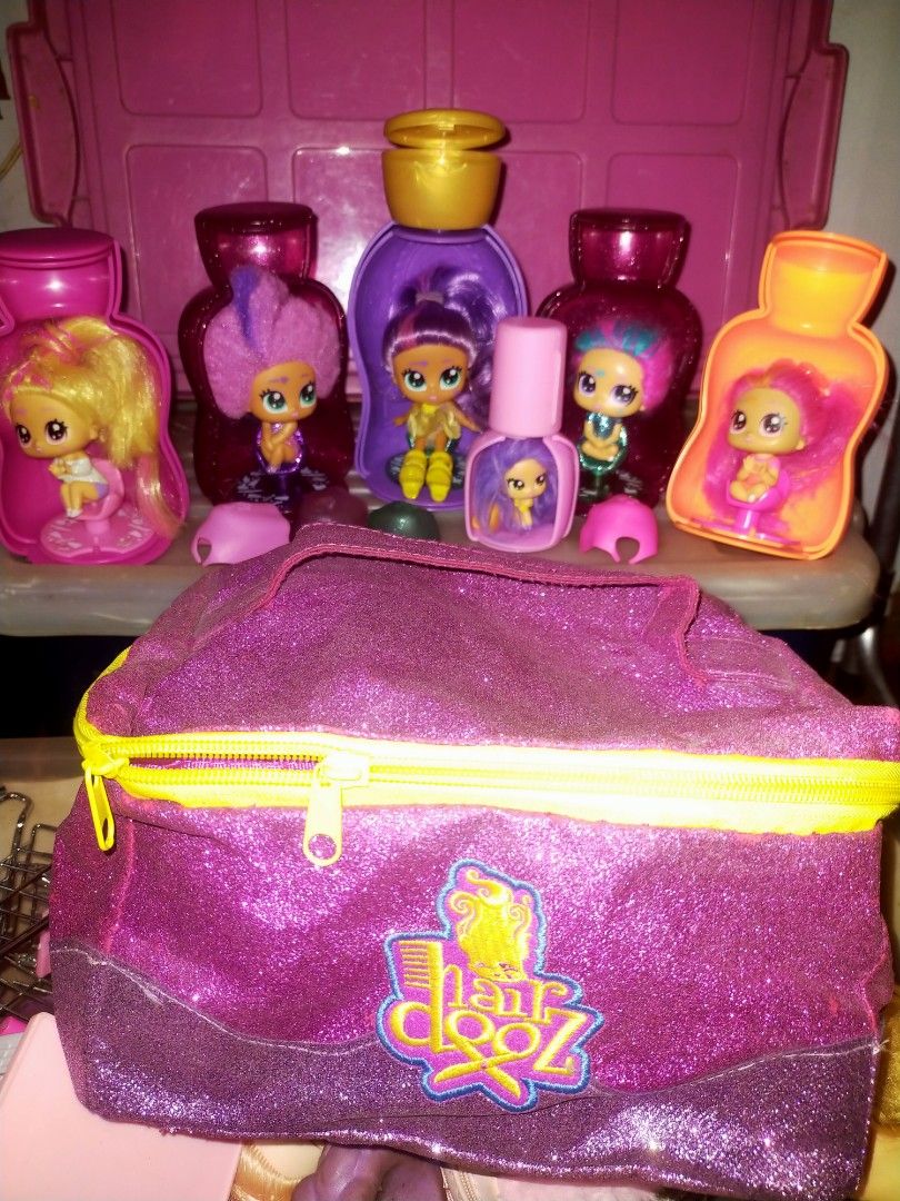 Hair dooz dolls SET (Category: Kids Toys) located in Manila. Submitted by febreroash31040 (Listing ID 1318654184, Image 2). Description: set @1000.00 you can get a totally 6 doll with accessories and the carry on bag.