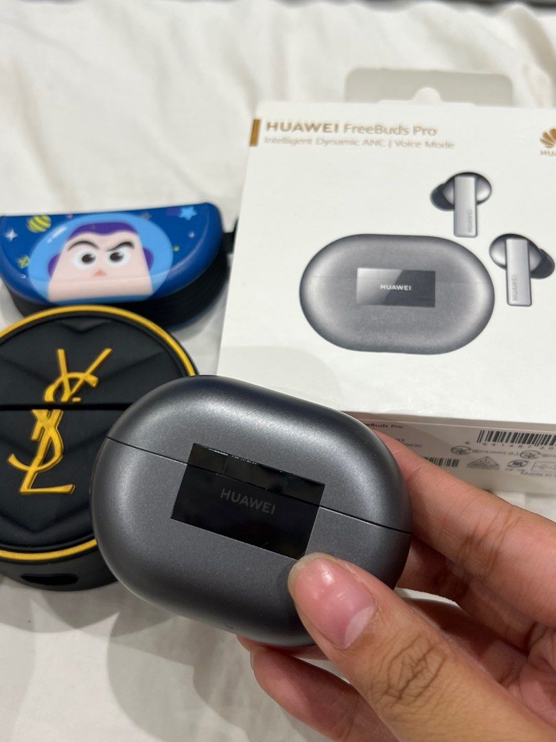 HUAWEI Freebuds Pro with Cases (Category: Earphones) located in Quezon City. Submitted by kawaiikookies.ph (Listing ID 1318764305, Image 2). Description: Hardly used RFS switched to IPhone Almost like brand new Comes with free cases Price is slightly negotiable.